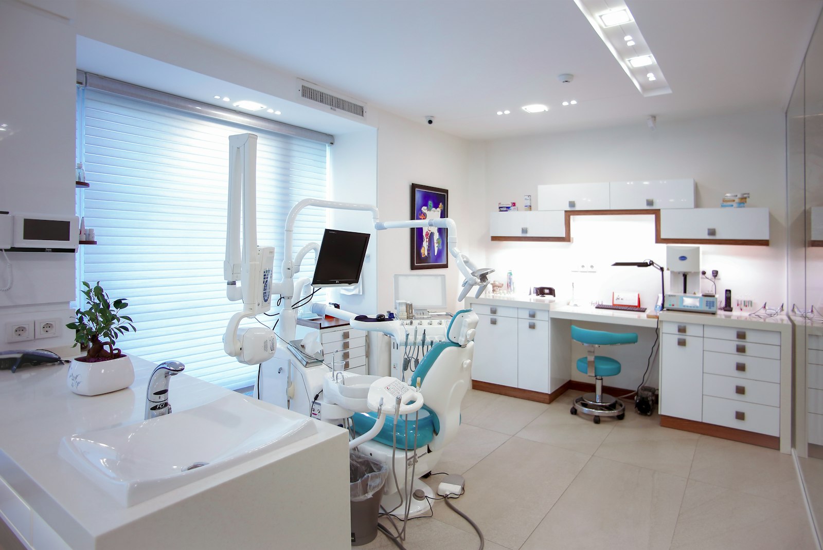 Dental crown detail